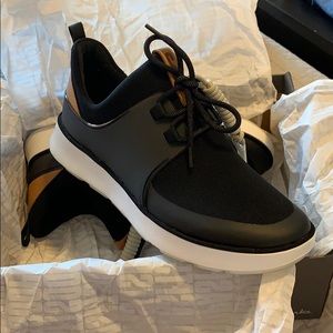 Clark’s SoopaSft sneakers sz 8